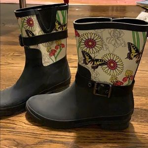 Printed rain boots
